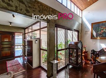 Casa · 360m² · 4 Quartos · 3 Vagas · Sobrado de 360m2 num terreno de 400m2 com 4 dorm, sendo 1 suite e 3 vagas prox do metro