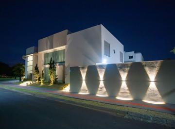 Casa · 460m² · 3 Quartos · 3 Vagas · Sobrado no Residencial Damha I