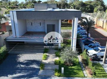 Casa · 410m² · 3 Vagas · Sobrado no Residencial Treviso - Cascavel/PR 4 suítes + 3 vagas de garagem