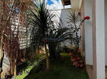 Casa · 226m² · 3 Quartos · Casa de 2 pavimetos e 3 quartos no Ana Rita em Timóteo