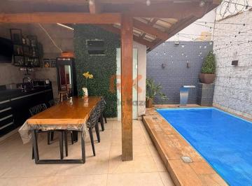 Casa · 260m² · 3 Quartos · 2 Vagas · Casa Geminada à venda no Serrano | 3 Quartos (suíte), 2 Vagas