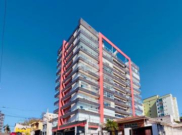 Apartamento · 167m² · 3 Quartos · 2 Vagas · Apartamento de alto padrão com 167 m² de área privativa localizado na Borges de Medeiros em uma das 