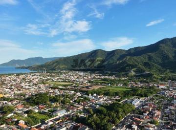 Casa · 128m² · 2 Quartos · 2 Vagas · Oportunidade no Perequê-Mirim - Caraguatatuba/SP