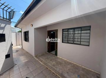Photo 1 · Casa residencial com 3 quartos sendo 1 suíte disponível para locação no bairro P