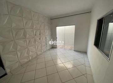 Casa · 360m² · 3 Quartos · 3 Vagas · Casa com 3 quartos sendo 1 suíte disponível ara locação bairro Santa Mônica Uberlândia-MG