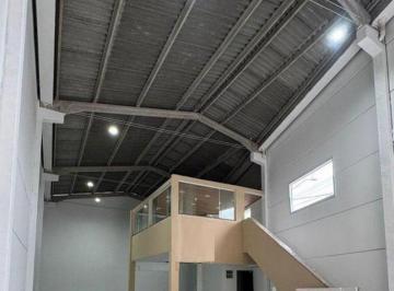 Comercial · 196m² · 4 Vagas · Comercial para aluguel - no Balneário Maracanã