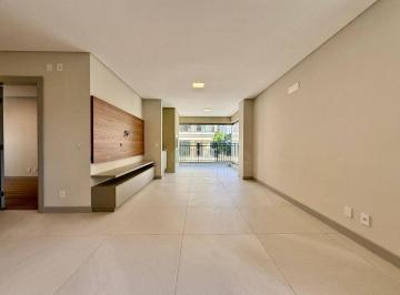 11647d376ed629085d719c7faf8b36fa21361dac · Apartamento com 2 suítes e sacada com churrasqueira no Centro de Florianópolis.