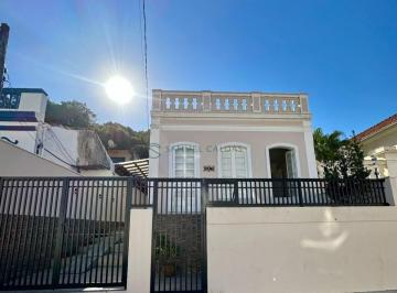 Casa · 3 Quartos · Casa Reformada no Centro Histórico de Laguna/SC