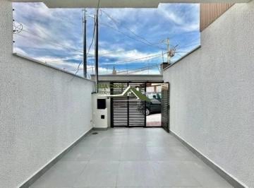 Casa · 85m² · 2 Quartos · 1 Vaga · Casa - 02 Quartos - 01 Suíte - 01 Vaga - 85m²