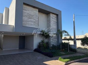 Casa · 200m² · 3 Quartos · 4 Vagas · Sobrado à venda, com 3 quartos suítes, sendo 1 máster com closet, Home privativo reversível para o q