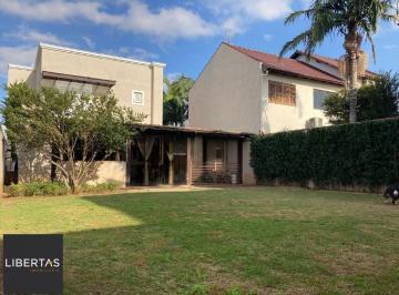 Casa · 157m² · 3 Quartos · 3 Vagas · Casa Semimobiliada, 3 Dormitórios, Suíte e Amplo Pátio no Rio Branco- Canoas