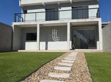 Casa · 97m² · 1 Quarto · 2 Vagas · Sobrado com ampla sobra de Terreno no Três Lagoas | Próximo à Avenida Gramado