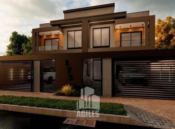 Casa · 300m² · 3 Quartos · 1 Vaga · Sobrado alto padrão com piscina a 150m do mar