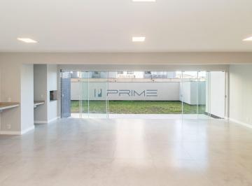 Apartamento · 247m² · 3 Quartos · 2 Vagas · Apartamento c/ pátio de 120m²