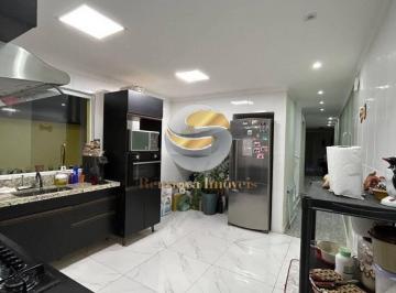 Casa · 145m² · 3 Quartos · 4 Vagas · Linda Casa em Condomínio Fechado – Conforto, Lazer Privativo e Excelente Lo