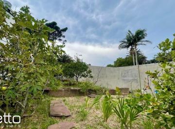 Casa · 144m² · 2 Quartos · 3 Vagas · Casa ampla com pátio gourmet e árvores frutíferas