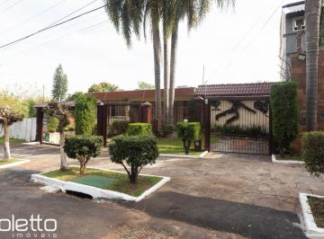 Casa · 470m² · 5 Quartos · 4 Vagas · Casa com piscina e 470m2 no Chácara das Pedras
