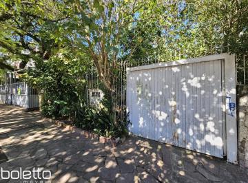 Casa · 172m² · 3 Quartos · 2 Vagas · Casa 03 dormitórios com suite e 02 vagas no Bairro Mont Serrat