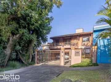 Casa · 300m² · 4 Quartos · 4 Vagas · Casa com 4 Quartos, 4 banheiros, 4 vagas e 300 m² á venda Chácara Das Pedras.
