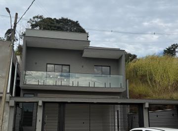 Casa de 3 quartos, Pedra Bela · Casa com 3 quartos, 2 suítes e vista permanente para a Pedra em Pedra Bela
