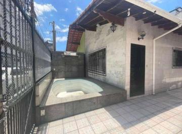 Foto 1 · Casa com 2 quartos sendo 1 suíte, piscina, 2 vagas de garagem, terraço para área gourmet.