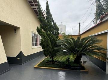 Foto 1 · Casa Isolada 3 Dorms (1 Suíte) com Edícula, 6 Vagas e Porteira Fechada