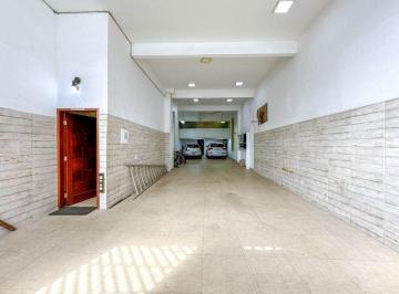 Foto 1 · Sobrado de três dormitórios, uma suíte, closet e piscina no bairro Boqueirão