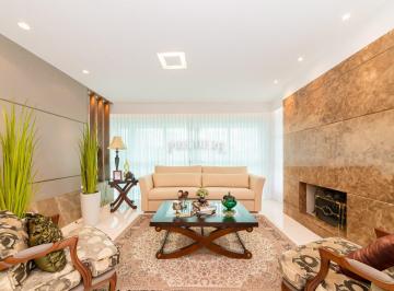 Apartamento · 232m² · 4 Quartos · 2 Vagas · Apartamento com 4 dormitórios para alugar,
