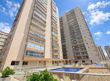 Foto 1 · Apartamento com 1 Suíte em Condomínio Clube na Quadra da Praia – Varanda com Churrasqueira e Fino Ac