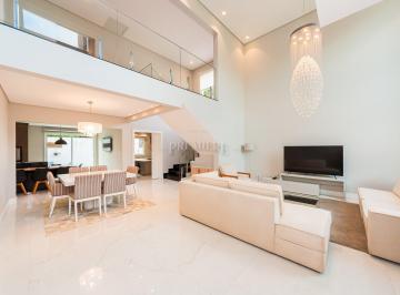 Casa · 244m² · 3 Quartos · 4 Vagas · Casa mobiliada com 3 suítes para alugar em