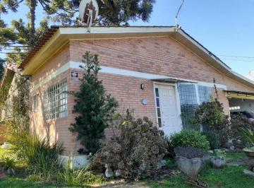Casa · 3 Quartos · 2 Vagas · Casa a venda em Canela.