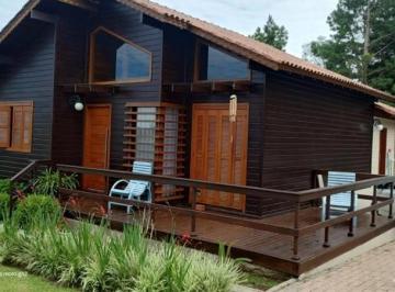 Casa · 3 Quartos · 2 Vagas · Casa a venda em Canela.