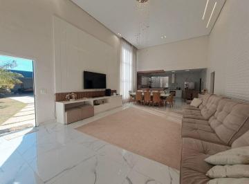 Casa de 3 quartos, Brasília · Elegância e Espaço: Casa Luxuosa com Living Integrado à Cozinha Agende: 61.99957.3046