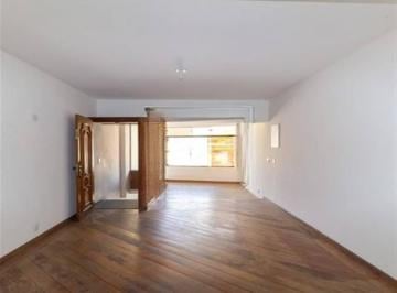 Casa · 200m² · 3 Quartos · 2 Vagas · Casa à venda com 200m², 3 quartos e 2 vagas