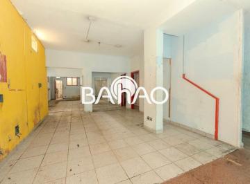 Casa · 380m² · 3 Quartos · Imóvel de 380m² na Chácara Santo Antônio para Moradia ou Negócio.