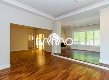Casa · 470m² · 3 Quartos · 6 Vagas · Sofisticação e privacidade em localização nobre no Jardim Guedala.