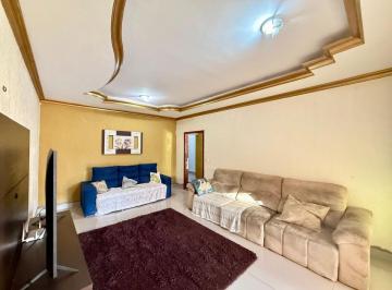 Casa de 3 quartos, Brasília · Excelente casa de 3 quartos c/ 1 suíte, na laje, lote 560 m², QSC 19.