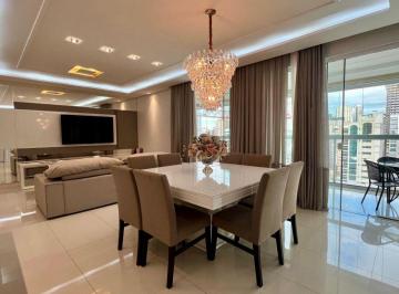 Apartamento en Aluguel de 4 quartos Meia Praia · Apartamento mobiliado, 4 suítes na Meia Praia para locação anual
