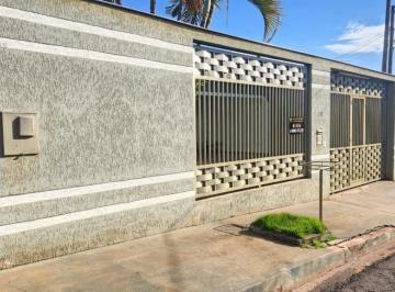Casa · 187m² · 3 Quartos · 3 Vagas · Casa para alugar em Londrina, São Vicente, com 3 quartos, com 187 m²