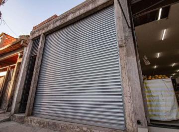 Comercial · 100m² · 1 Quarto · 2 Vagas · Loja na Avenida Bento Guelfi, 963 • 100 m²