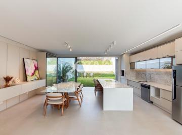 Casa · 264m² · 3 Quartos · 4 Vagas · Casa à venda - em Santa Cândida