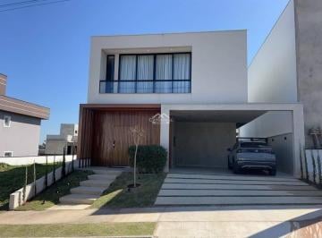 Casa · 220m² · 3 Quartos · Sobrado com 3 quartos