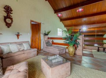 7322043b-5eb3-4237-a3f0-a801e7db6c16 · Aconchegante casa em condomínio para venda com 5 quartos, sendo 5 suítes, 595m²