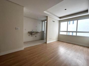 Living e cozinha · Apartamento à venda no Bom Fim – 1 suíte, vaga de garagem e excelente localização!