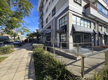 18 · Loja de 41m² em Jurerê