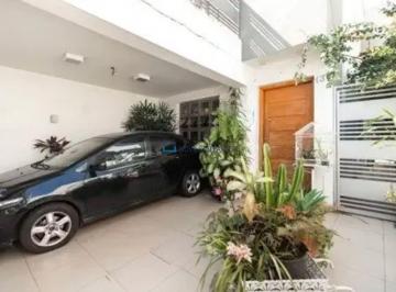 Casa · 183m² · 3 Quartos · 2 Vagas · Casa assobradada no Jardim da Gloria.