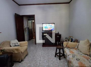 Localizada em São Caetano do Sul, no bairro Santo Antônio, esta casa oferece um · Casa à Venda - Santo Antônio, 2 Quartos, 125 m2