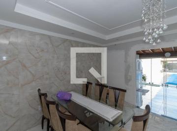 Localizada na cidade de Sumaré, esta espaçosa casa oferece um ambiente acolhedor · Casa à Venda - Vila Menuzzo, 3 Quartos, 193 m2