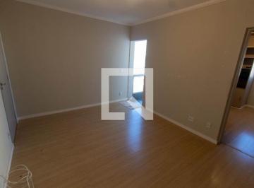 Localizado no coração do Centro, este apartamento oferece uma experiência de vid · Apartamento à Venda - Bosque, 2 Quartos, 75 m2