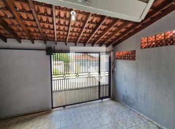 Localizada no charmoso bairro do Parque Tropical, esta casa oferece uma excelent · Casa à Venda - Jardim Ipaussurama , 3 Quartos, 180 m2